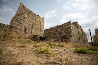 من آثار قرية الجهوة التراثية في محافظة النماص. (سعوديبيديا)