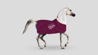 حصان مغطى بوشاح المسابقة. (المسابقة الوطنية لتصميم أوشحة الخيل)