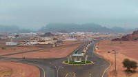 أحد شوارع محافظة الشنان يتزين بالمجسمات بمناسبة اليوم الوطني. (المركز الإعلامي لبلدية محافظة الشنان)