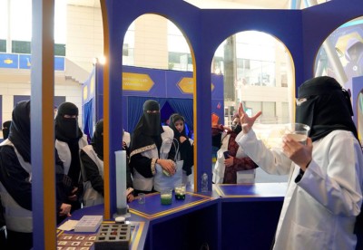 واحة الملك سلمان للعلوم تستقبل طلبة مدارس قدموا لزيارة مهرجان العلوم والتقنية 2024. (المركز الإعلامي لواحة الملك سلمان للعلوم)