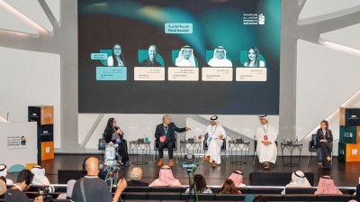 جلسة من مؤتمر الاستدامة في التصميم عن الدور المحوري للتصميم في خلق بيئات تربط الإنسان بالطبيعة. (المركز الإعلامي لهيئة فنون العمارة والتصميم)