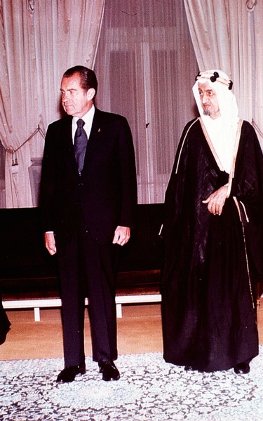الملك فيصل والرئيس الأمريكي نيكسون عام 1973م. (دارة الملك عبدالعزيز)