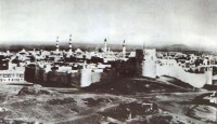 جزء من سور المدينة المنورة في أواخر سنة 1890م. (المركز الإعلامي لمركز الملك سلمان لدراسات تاريخ الجزيرة العربية وحضارتها)
