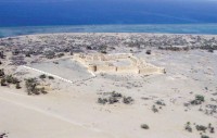قلعة الزريب إحدى قلاع طريق الحج المصري واستخدمت حصناً لتأمين الحجاج ومستراحاً لهم. (المركز الإعلامي للهيئة العامة للسياحة والتراث الوطني سابقا)