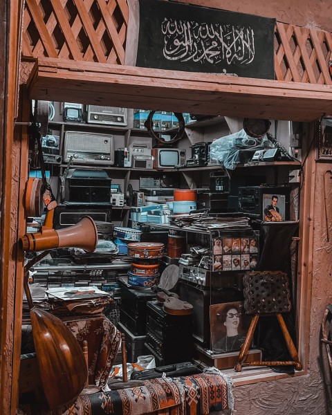 أجهزة إلكترونية قديمة في متحف رضوى. (المركز الإعلامي لمتحف رضوى)