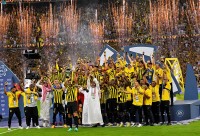 تتويج فريق الاتحاد بطلاً لدوري روشن السعودي للمحترفين 2022 - 2023م. (واس)