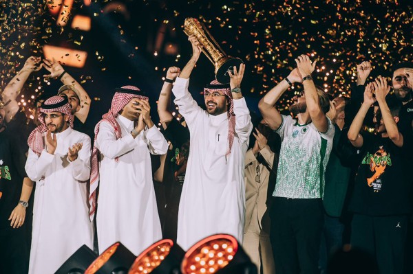 تتويج فريق فالكونز ببطولة كأس العالم للرياضات الإلكترونية 2025. (المركز الإعلامي للاتحاد السعودي للرياضات الإلكترونية)