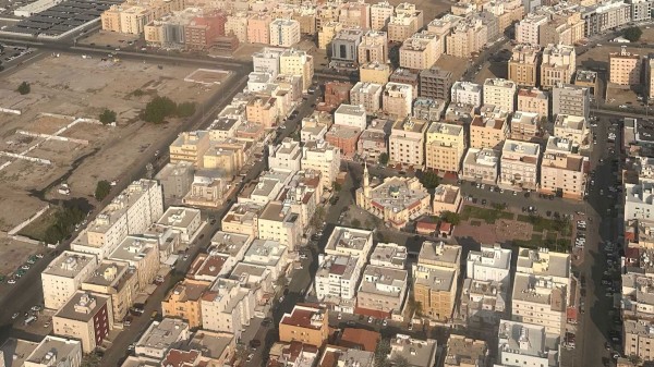 جوية تظهر بعض الأراضي البيضاء داخل النطاق العمراني. (سعوديبيديا)