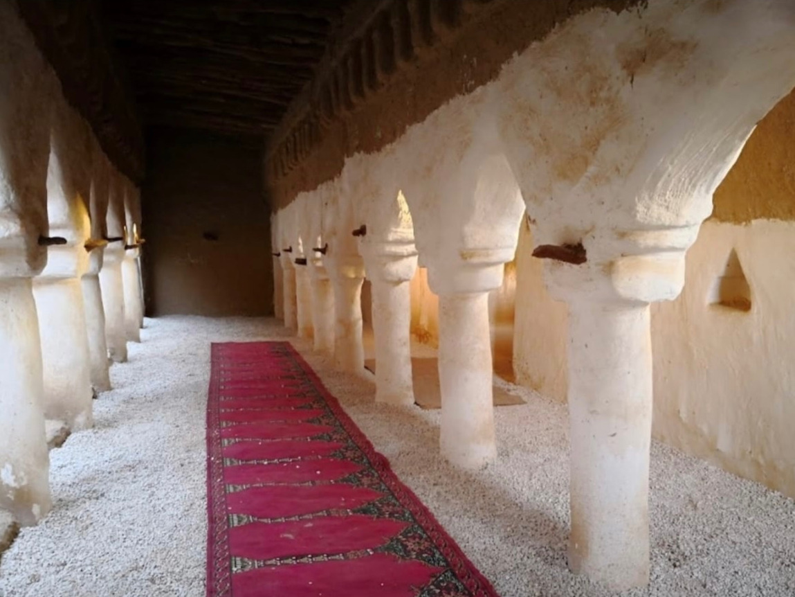 مسجد عيسى التاريخي من الداخل