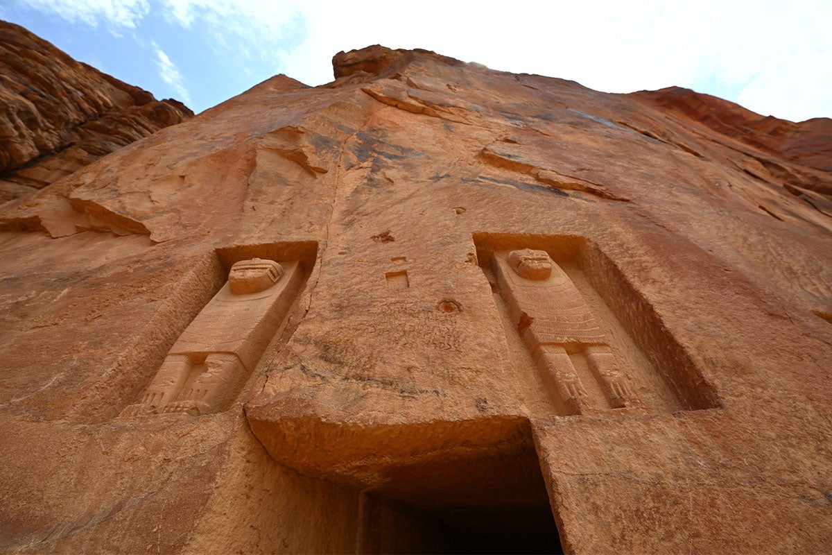 Inscriptions des tombes aux lions dans le gouvernorat d’AlUla - Saudipedia