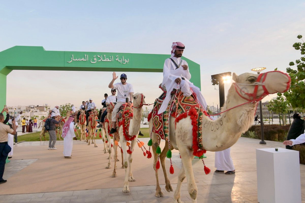 بداية إنطلاق رحلات مسار بدر باستخدام الجمال